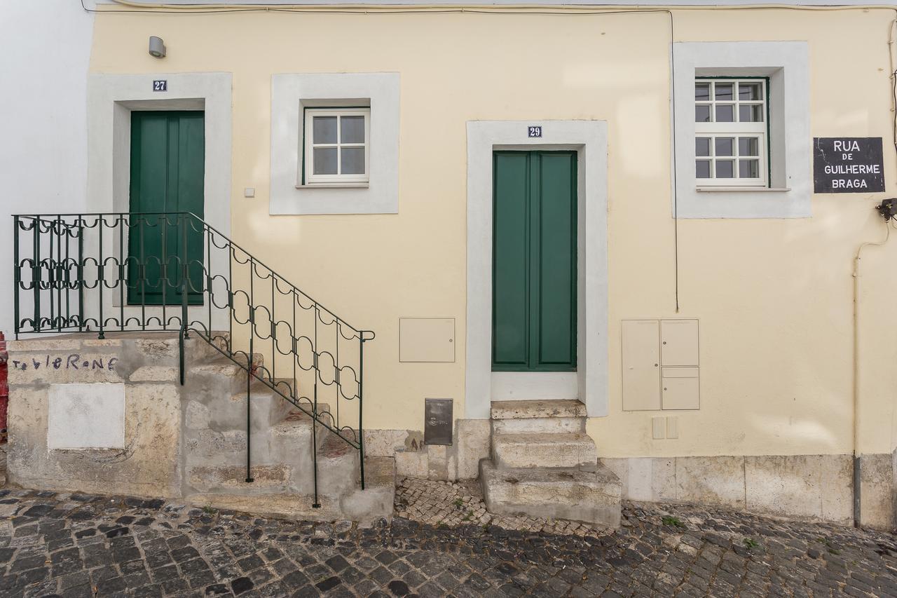 Design In Typical Alfama Lisboa